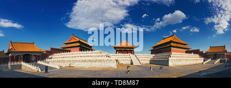 Le palais impérial de Beijing est le palais royal des dynasties Ming et Qing de Chine, également connu sous le nom de la Cité Interdite, le patrimoine culturel mondial. Situé dans le centre de l'axe central de Pékin, c'est l'essence même de l'architecture de la cour chinoise ancienne. C'est la plus grande structure en bois ancien complexe existant dans le monde. Banque D'Images