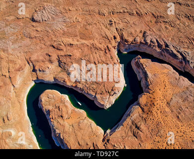 Vue aérienne du lac Powell au sein de Glen Canyon National Park Banque D'Images