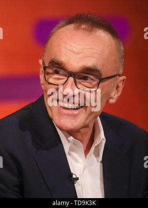 Danny Boyle pendant le tournage pour le Graham Norton Show à BBC Television Centre 6 Studioworks, Wood Lane, Londres, pour être diffusé sur BBC One le vendredi soir. Banque D'Images