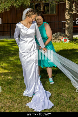 Photo de plein air et de demoiselle mariée ; Église du Congrès ; Buena Vista, Colorado, USA Banque D'Images