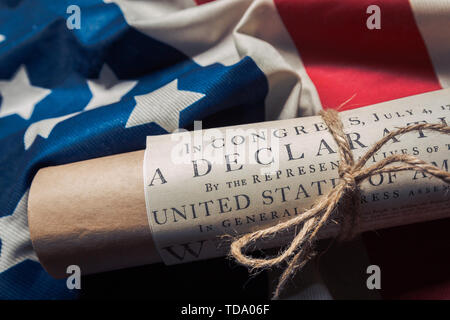 Déclaration d'indépendance des Etats-Unis sur un drapeau de Betsy Ross Banque D'Images