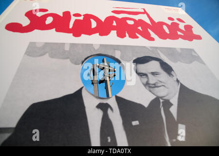 Photo avec Lech Walesa en 1989 Élections législatives en Pologne Centrum Europejskie Solidarnosci ECS (Centre européen de solidarité) à Gdansk, Pologne. J Banque D'Images