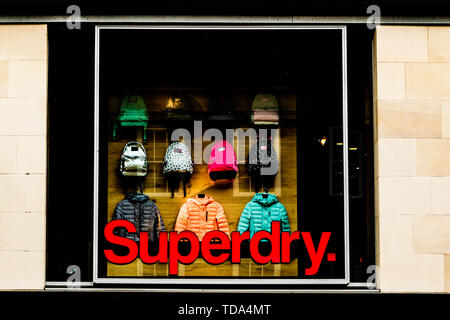 La vitrine d'un magasin de vêtements Superdry à York, au Royaume-Uni. En 2018. Banque D'Images