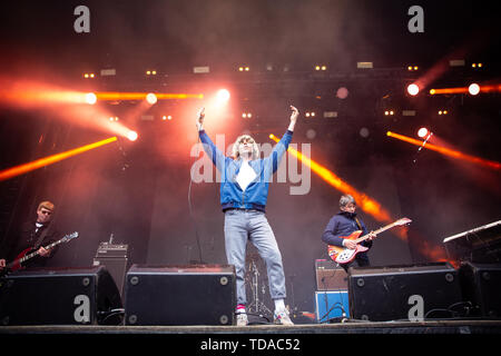 Oslo, Norvège. 13 Juin, 2019. Norvège, Oslo - le 13 juin 2019. Le groupe de rock anglais The Charlatans effectue un concert live au cours de la fête de la musique norvégienne Piknik i Parken 2019 à Oslo. Ici singer Tim Burgess est vu sur scène. (Photo crédit : Gonzales Photo/Alamy Live News Banque D'Images