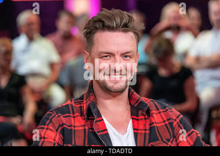 Leipzig, Allemagne. 07Th Juin, 2019. La chanteuse pop Ben Zucker, enregistré à la MDR talk show 'Riverboat' 07.06.2019 à Leipzig. Crédit : Thomas Schulze/dpa-Zentralbild/ZB/dpa/Alamy Live News Banque D'Images