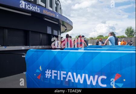 Valenciennes, France. 13 Juin, 2019. Fonction, billets, Point de vente de billets, au stade préliminaire, Groupe B, Match 15, l'Allemagne (GER) - Espagne (ESP) 1 : 0, le 12.06.2019 à Valenciennes. Football Coupe du Monde 2019 femmes à partir de 07.06. - 07.07.2019 en France. ¬ | Conditions de crédit dans le monde entier : dpa/Alamy Live News Banque D'Images