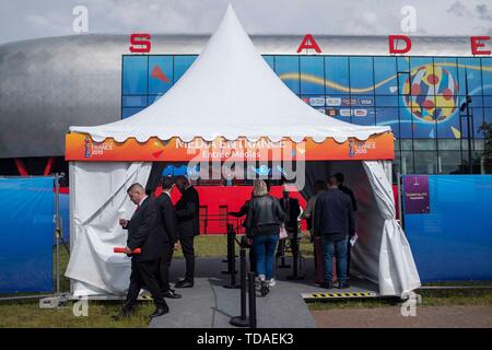 Valenciennes, France. 13 Juin, 2019. Fonction, entrée des médias à l'entrée des médias, du stade préliminaire, Groupe B, Match 15, l'Allemagne (GER) - Espagne (ESP) 1 : 0, le 12.06.2019 à Valenciennes. Football Coupe du Monde 2019 femmes à partir de 07.06. - 07.07.2019 en France. ¬ | Conditions de crédit dans le monde entier : dpa/Alamy Live News Banque D'Images