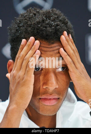 Stuttgart, Allemagne. 14 Juin, 2019. Felix AUGER-ALIASSIME (FRA) dans la conférence de presse après son match contre Dustin BROWN (GER) à l'ATP Tennis Mercedes Cup sur l'herbe à Stuttgart, le 14 juin 2019. Felix AUGER-ALIASSIME (FRA) a gagné 7-6, 6-7, 7-6 Crédit : Peter Schatz/Alamy Live News Banque D'Images