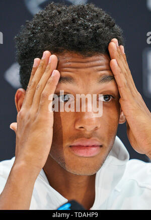 Stuttgart, Allemagne. 14 Juin, 2019. Felix AUGER-ALIASSIME (FRA) dans la conférence de presse après son match contre Dustin BROWN (GER) à l'ATP Tennis Mercedes Cup sur l'herbe à Stuttgart, le 14 juin 2019. Felix AUGER-ALIASSIME (FRA) a gagné 7-6, 6-7, 7-6 Crédit : Peter Schatz/Alamy Live News Banque D'Images