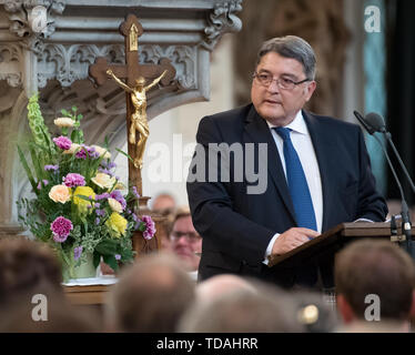 Leipzig, Allemagne. 14 Juin, 2019. Emil Hurezeanu, Ambassadeur de Roumanie et patron de la Bach Festival 2019, prendra la parole à l'ouverture de la Festival Bach à Leipzig's église Saint-Thomas. La devise du festival pour 2019 est 'Hof-Compositeur Bach'. Avant que le compositeur est devenu Thomaskantor, il est employé à la cour depuis de nombreuses années. La musique Johann Sebastian Bach a écrit il y a l'objectif de ce festival de l'année. Par 23 juin, près de 160 événements sont au programme. Credit : Hendrik Schmidt/dpa-Zentralbild/dpa/Alamy Live News Crédit : afp photo alliance/Alamy Live News Banque D'Images