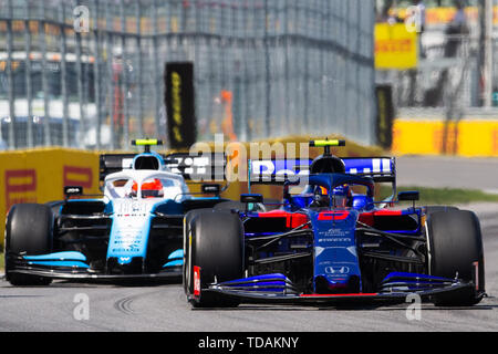 Juin 09, 2019 : Red Bull Racing pilote Honda Max Verstappen (33) des Pays-Bas poursuivis par Williams Mercedes Robert Kubica (88) de la Pologne au cours de la Formule 1, Grand Prix de Montréal sur le circuit Gilles Villeneuve à Montréal, Québec, Canada Daniel Lea/CSM Banque D'Images