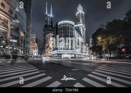 Rue, ville, immeuble, ville, route, l'architecture, du tourisme, du centre-ville, circulation, commerce, ville, moderne, gratte-ciel, la lumière, l'immeuble de grande hauteur, monument, Shanghai, intersection, la route, la place du peuple, Banque D'Images