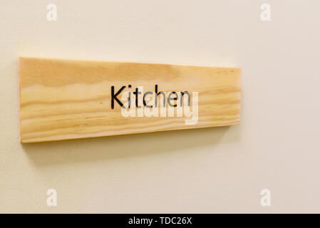 Panneau en bois avec le mot Cuisine. Banque D'Images