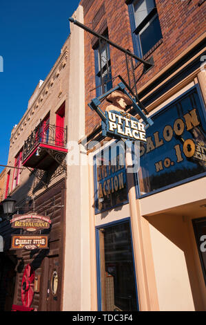 Des signes de Saloon n. 10 à Deadwood (où Wild Bill Hickok est tué par Jack McCall en 1876), dans le Comté de Lawrence, South Dakota, USA Banque D'Images