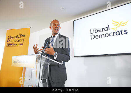 Ancien député travailliste et Changement France Chuka Umunna lors d'une conférence de presse à Westminster, Londres, d'annoncer qu'il rejoint les libéraux-démocrates. Banque D'Images