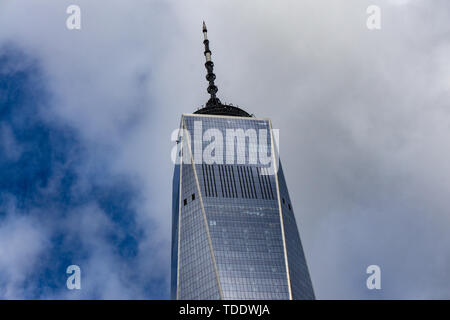 New York, USA - Novembre 2018 : de bas en haut Vue de la liberté Tour de quartier financier de Manhattan, New York, USA. Il est aussi appelé un monde Tr Banque D'Images