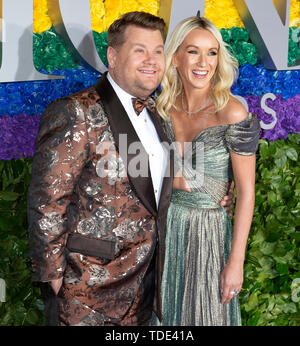 New York, NY - 09 juin 2019 : James Corden et Julia Carey assister au 73e Congrès annuel des Tony Awards au Radio City Music Hall Banque D'Images