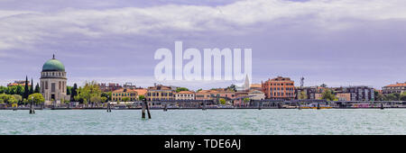 Venise Italie - 25 mai 2019 : l'église Santa Maria Elisabetta le long du front de mer de l'île Lido Banque D'Images