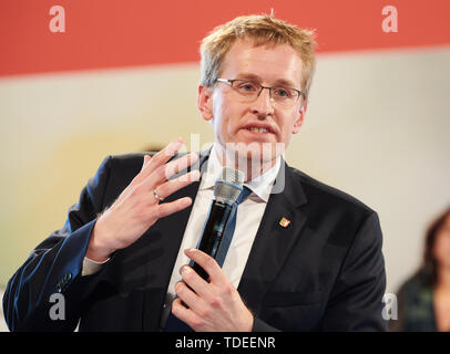 Berlin, Allemagne. 15 Juin, 2019. Daniel Günther (CDU), Premier Ministre du Schleswig-Holstein, parle comme un invité à l'Assemblée de l'état de Brandebourg. Aujourd'hui, la liste de l'état de l'élection pour le 7e parlement de Brandebourg est établie ici. Credit : Annette Riedl/dpa/Alamy Live News Banque D'Images