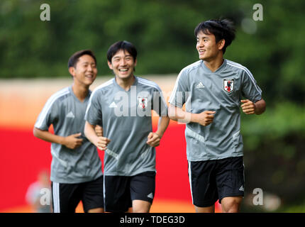 (R-L) Takefusa Kubo, Shoya Nakajima, Kouta Watanabe (Japon), le 13 juin 2019 - Football : le Japon l'entraînement de l'équipe nationale session avant la phase de groupe de la Copa America match contre le Chili à Sao Paulo, Brésil, Japon, (Photo de bla) Banque D'Images