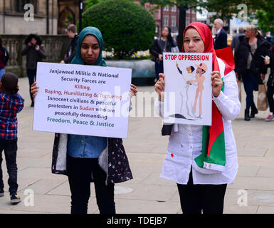 Barkers extérieure, Sheffield, South Yorkshire, UK 15 juin 2019. Arrêter de tuer au Soudan de protestation. Sheffield. Photo : Alamy Live News Banque D'Images