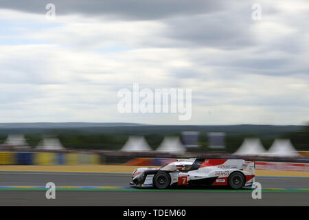 Le Mans, Sarthe, France. 15 Juin, 2019. Gazoo Racing Toyota Toyota TS050 Hybrid rider MIKE CONWAY (GBR) en action au cours de la 87e édition des 24 Heures du Mans la dernière ronde de la FIA World Endurance Championship au circuit de la Sarthe au Mans - France Crédit : Pierre Stevenin/ZUMA/Alamy Fil Live News Banque D'Images