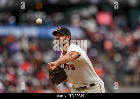 San Francisco, Californie, USA. 15 Juin, 2019. Pendant le jeu entre la MLB et Milwaukee Brewers les Giants de San Francisco au parc d'Oracle à San Francisco, Californie. Chris Brown/CSM/Alamy Live News Banque D'Images