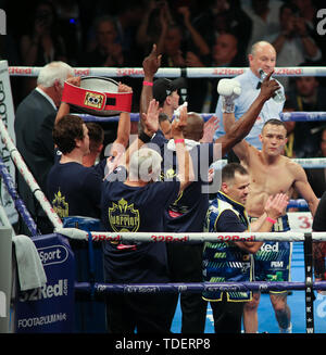 Premier Direct Arena, Leeds, West Yorkshire, Royaume-Uni. 15 Juin, 2019. Josh Warrington (Leeds) conserve le titre mondial après avoir battu Kid Galahad (Sheffield) au cours de la Fédération Internationale de Boxe (IBF) World Featherweight Titre. Crédit : Stephen Gaunt/Alamy Live News Banque D'Images