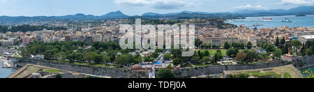 Large panorama de l'île de Corfu Kerkyra Banque D'Images