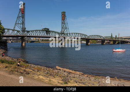 Hawthorne bridge à Portland Banque D'Images