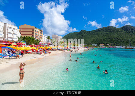 PHILIPSBURG, SAINT MARTIN - 24 novembre 2016 : l'économie de St Martin est basée sur le tourisme de touristes séjournant sur l'île ou de l'l Banque D'Images