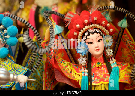 Close up photo d'une très belle poupée d'opéra chinois capturés sur le marché central de Kuala Lumpur, Malaisie Banque D'Images