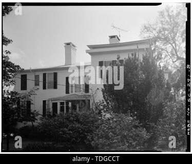 Côté nord. Nord-ouest de l'aile à droite pas original - John Joyner Maison Smith, 400 Wilmington Street, Beaufort, comté de Beaufort, SC Banque D'Images
