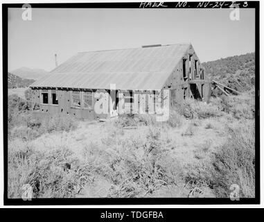 Vue nord-est de l'angle sud-ouest (OUEST ET SUD) - L'usine de Juniata, Camp de lits superposés, chambre 22,5 milles au sud-ouest de l'avenue Hawthorne, entre cratère et Aurora Aurora Peak, Hawthorne, Mineral Comté, NV Banque D'Images