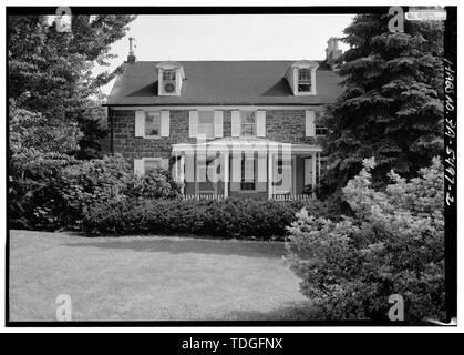 Au nord-ouest (AVANT) l'altitude, avec l'échelle - Agrafeuse John House, 1505 Dolington Road (en bas Makefield Township), Yardley, Bucks County, PA ; Klugh, T, émetteur ; Boucher, Jack E, photographe ; Lavoie, Catherine C, historien Banque D'Images