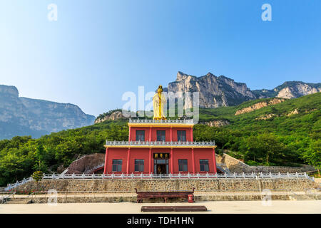 Statue de bodhisattva Guanyin Wanshan au Temple de Montagne Yuntai Banque D'Images