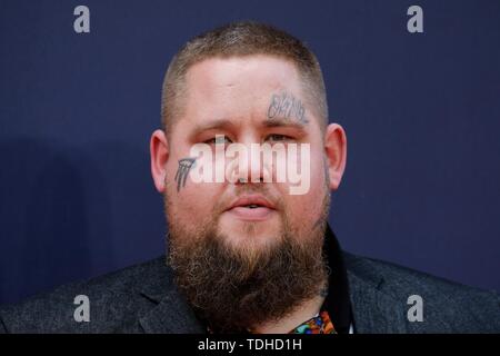 Londres, Royaume-Uni. 16 juin 2019. Rag n Bone Man aka Rory Graham pose sur le tapis rouge pour la première européenne de Toy Story 4 qui a eu lieu à l'odéon Luxe, Leicester Square, London Le dimanche, Juin 16, 2019 . Credit : Julie Edwards/Alamy Live News Banque D'Images