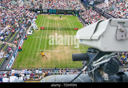 Stuttgart, Allemagne. 16 Juin, 2019. Hawk Eye Camera regardant Felix AUGER-ALIASSIME (FRA) en action dans son match contre Matteo BERRETTINI (ITA) lors de la finale de l'ATP Tennis Mercedes Cup sur l'herbe à Stuttgart, le 16 juin 2019. Berrettini a gagné 6-4, 7-6 Crédit : Peter Schatz/Alamy Live News Banque D'Images