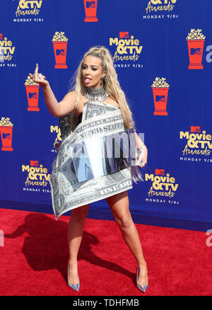 15 juin 2019 - Santa Monica, Californie, États-Unis - 15 juin 2019 - Santa Monica, Californie, États-Unis - TANA MONGEAU assiste à la 2019 MTV Movie Awards (TV et Image Crédit : © Alexander Seyum/Zuma sur le fil) Banque D'Images