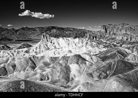 Formulaire de mudstones Zabriskie Point Death Valley Badlands National Park en Californie Banque D'Images