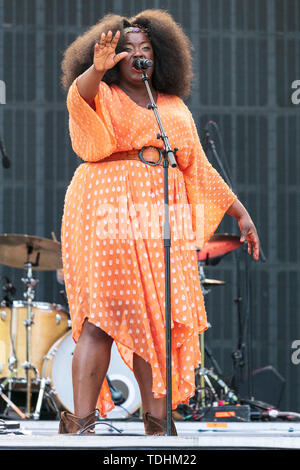 Oslo, Norvège - Juin 15th, 2019. La chanteuse et parolière Yola effectue un concert live au cours de la fête de la musique norvégienne Piknik i Parken 2019 à Oslo. (Photo crédit : Gonzales Photo - Stian S. Møller). Banque D'Images