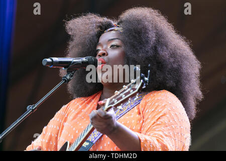 Oslo, Norvège - Juin 15th, 2019. La chanteuse et parolière Yola effectue un concert live au cours de la fête de la musique norvégienne Piknik i Parken 2019 à Oslo. (Photo crédit : Gonzales Photo - Stian S. Møller). Banque D'Images