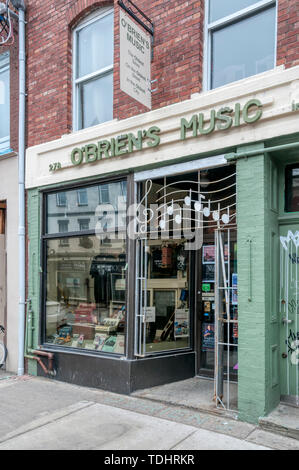 O'Briens music shop sur Water Street à St John's, Terre-Neuve, se décrit comme le plus vieux magasin sur la plus vieille rue de la ville la plus ancienne. Banque D'Images