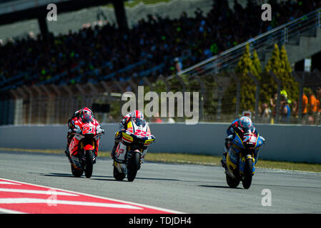 16 juin 2019, Circuit de Barcelona-Catalunya, Montmelo, Barcelone, Espagne ; MotoGP de Catalunya, jour de la course ; Alex Marquez du GE 0,0 Marc VDS d'équipe du suivi par Sam Lowes de la Gresini Moto2 d'huile et de l'équipe de Fabio Di Giannantonio la MO Convoyeurs Accélérer au cours de l'équipe Grand Prix de Catalogne Moto2 Pablo Guillen/Alamy Banque D'Images