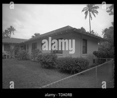 Vue OBLIQUE DU CÔTÉ NORD-OUEST (AILE ARRIÈRE). Voir FACE À NORD-EST. - Champ Hickam, logement des officiers Type G, 205 Seventh Street , Honolulu, Honolulu, HI Comté Banque D'Images