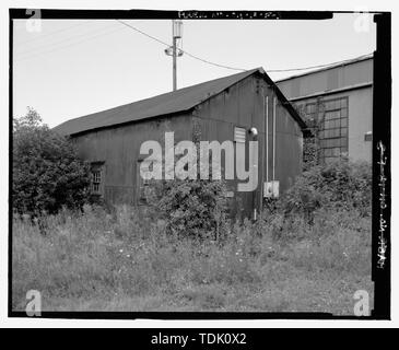 Vue OBLIQUE DU SUD ET DE L'altitude. À la Nord. Le minerai de fer - Pennsylvania Dock, hangar de stockage, du lac Érié, à l'île de Whiskey, Cleveland, comté de Cuyahoga, OH Banque D'Images