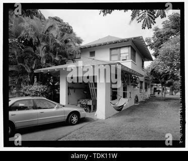 Vue oblique d'extrémité sud-est et nord-est (CÔTÉ ARRIÈRE), SUR LA DROITE. Voir face à l'Ouest. - Champ Hickam, Type de logement, 5 SOUS-OFFICIERS 206 Tenth Street , Honolulu, Honolulu, HI Comté Banque D'Images