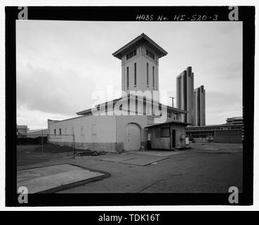 Vue OBLIQUE DU NORD-OUEST DE L'ARRIÈRE ; montrant l'ouverture de porte voûtée, VUE ORIENTÉE VERS LE SUD-OUEST - Kakaako Fire Station, crochet et l'échelle des capacités, 620 South Street, Honolulu, HI, comté de Honolulu Banque D'Images