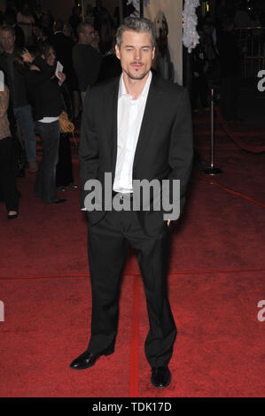 LOS ANGELES, CA. 11 décembre 2008 : Eric Dane lors de la première de son nouveau film 'Marley & Me' au Mann Village Theatre, Westwood. © 2008 Paul Smith / Featureflash Banque D'Images