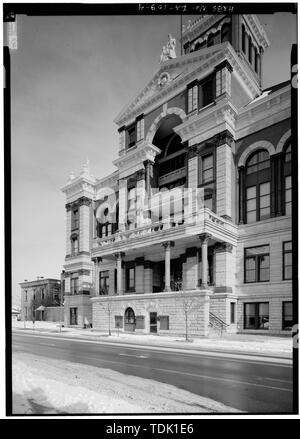 Vue oblique de la façade ouest du sud-ouest, l'AILE SUD PAS entièrement illustré - Dubuque County Courthouse, 720 Central Avenue, Dubuque, Dubuque, IA Comté Banque D'Images